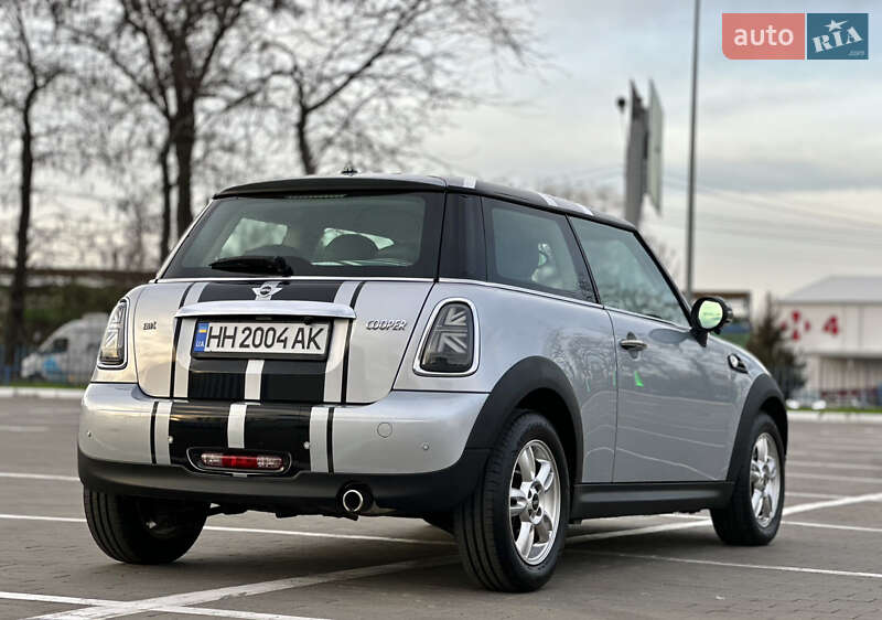 Хэтчбек MINI Cooper 2010 в Одессе