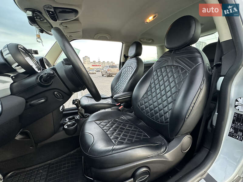 Хэтчбек MINI Cooper 2010 в Одессе