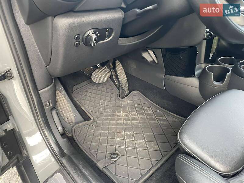 Хетчбек MINI Cooper 2018 в Дніпрі фото 24 Хетчбек MINI Cooper 2018 в Дніпрі