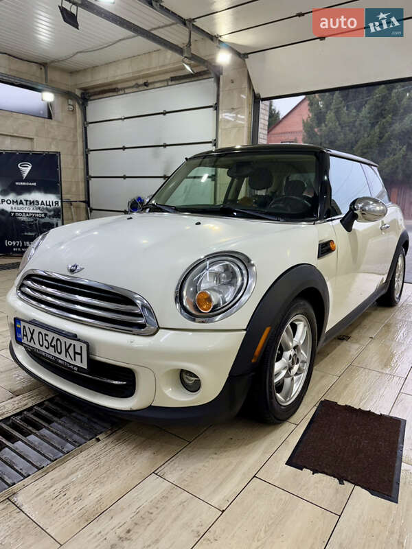 Хэтчбек MINI Cooper 2012 в Одессе