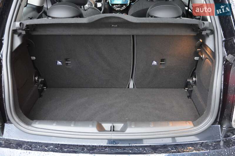 Хэтчбек MINI Cooper 2023 в Киеве