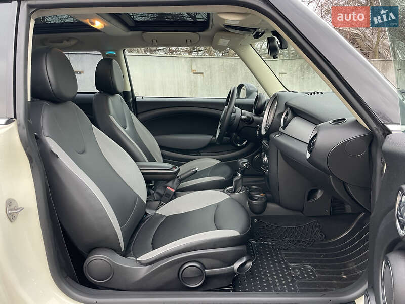 Хэтчбек MINI Cooper 2011 в Киеве фото 13 Хэтчбек MINI Cooper 2011 в Киеве