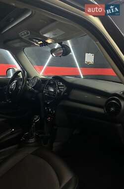 Хэтчбек MINI Cooper 2016 в Ужгороде