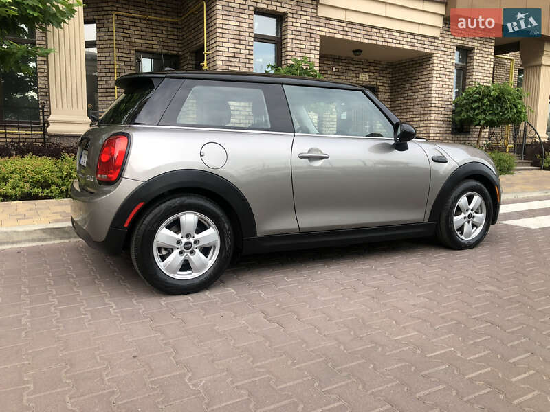 Хэтчбек MINI Cooper 2016 в Киеве