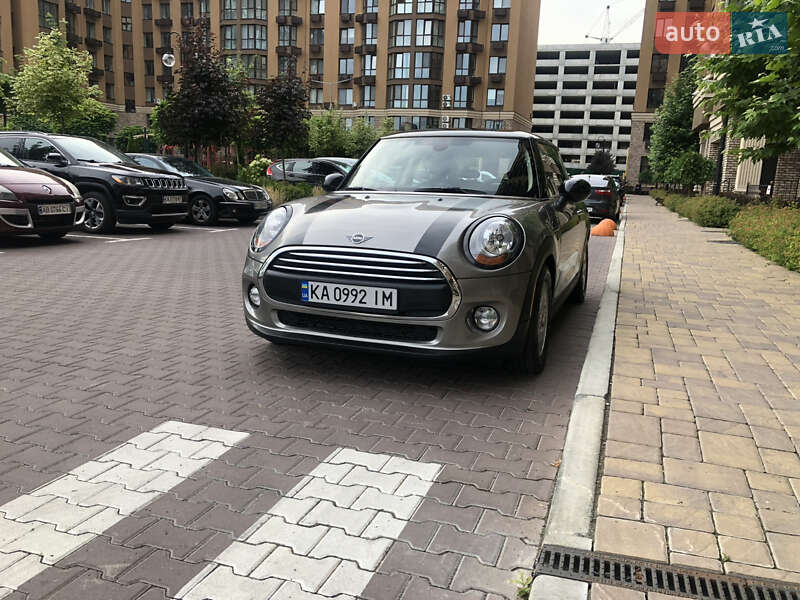 Хэтчбек MINI Cooper 2016 в Киеве