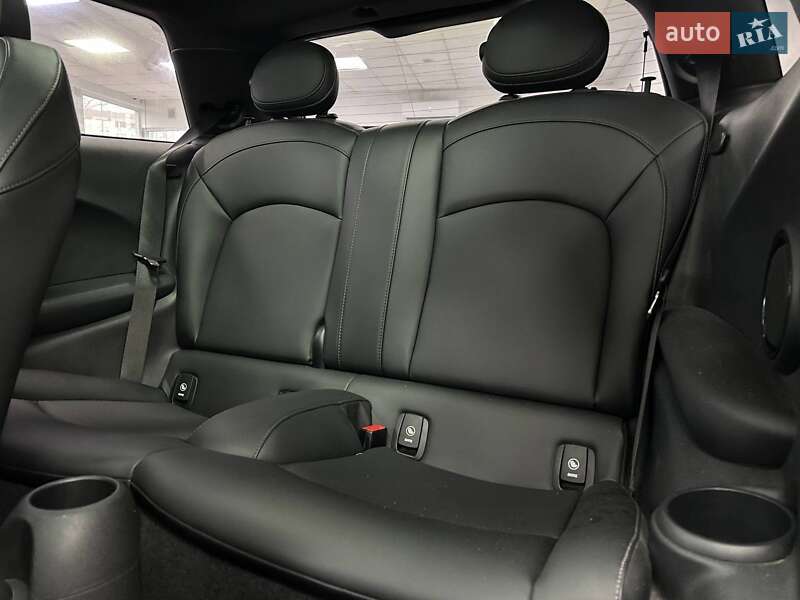 Хэтчбек MINI Cooper 2018 в Киеве фото 23 Хэтчбек MINI Cooper 2018 в Киеве
