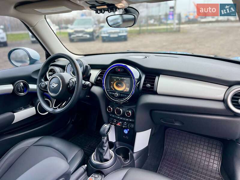 Хэтчбек MINI Cooper 2016 в Киеве