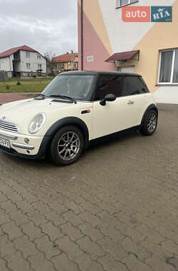 Хетчбек MINI Cooper 2004 в Городку