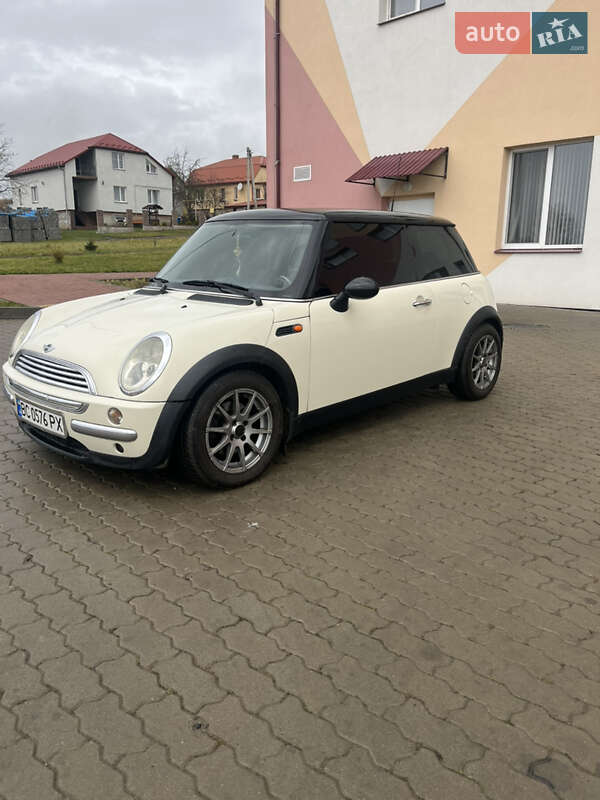 MINI Cooper 2004