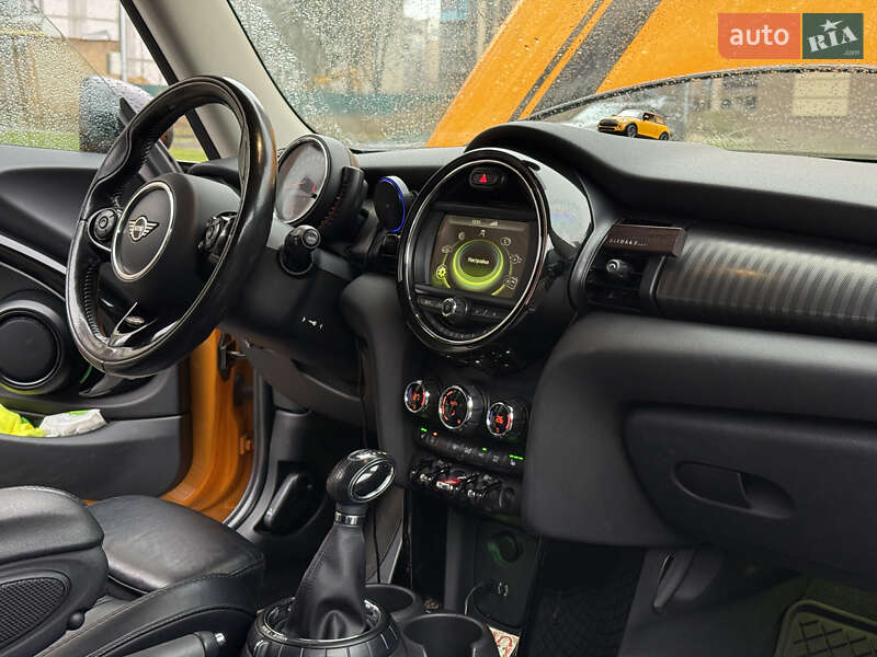 Хэтчбек MINI Cooper 2016 в Киеве