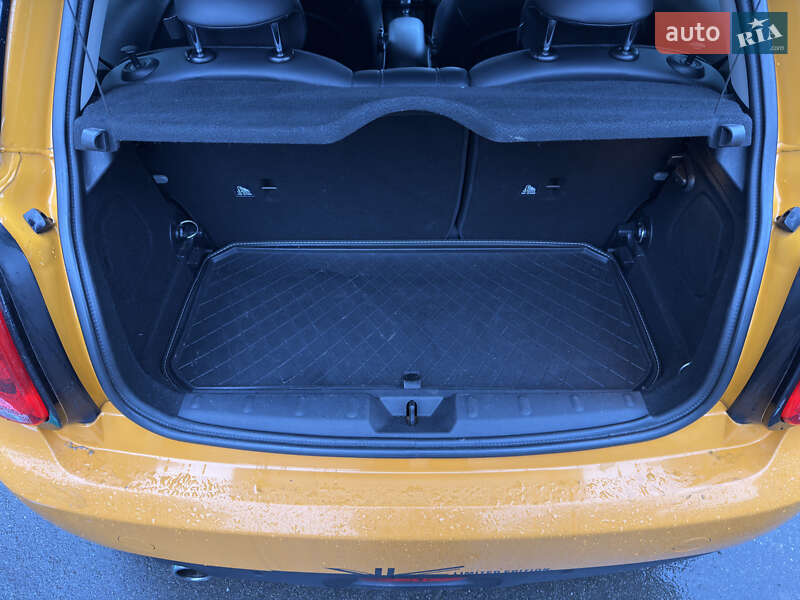 Хэтчбек MINI Cooper 2016 в Киеве