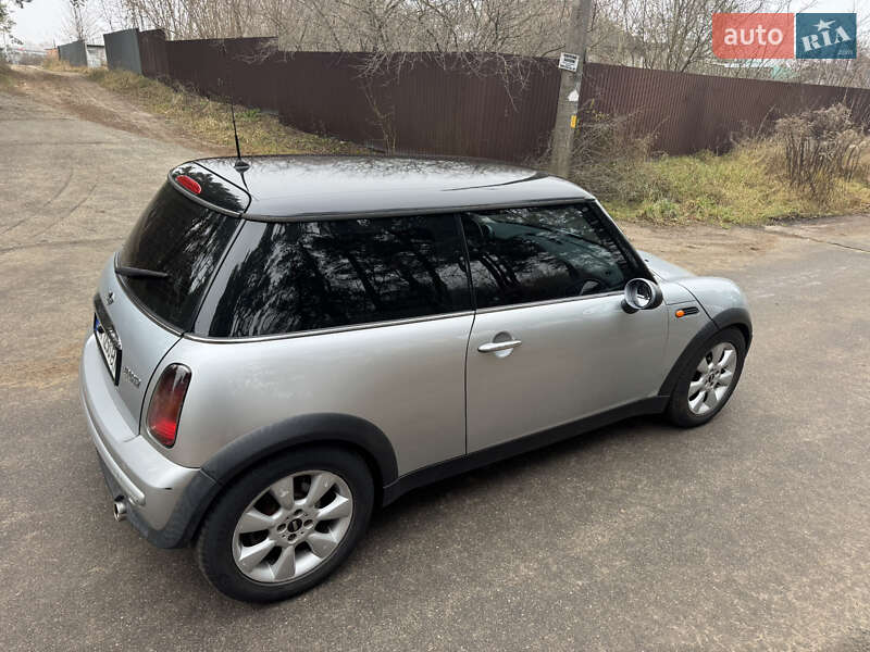 Хэтчбек MINI Cooper 2004 в Киеве
