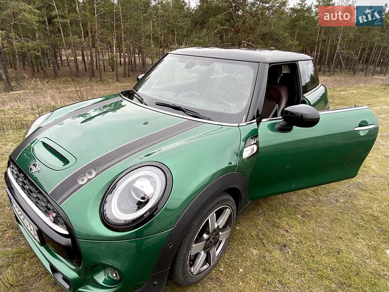 Хэтчбек MINI Cooper 2019 в Киеве