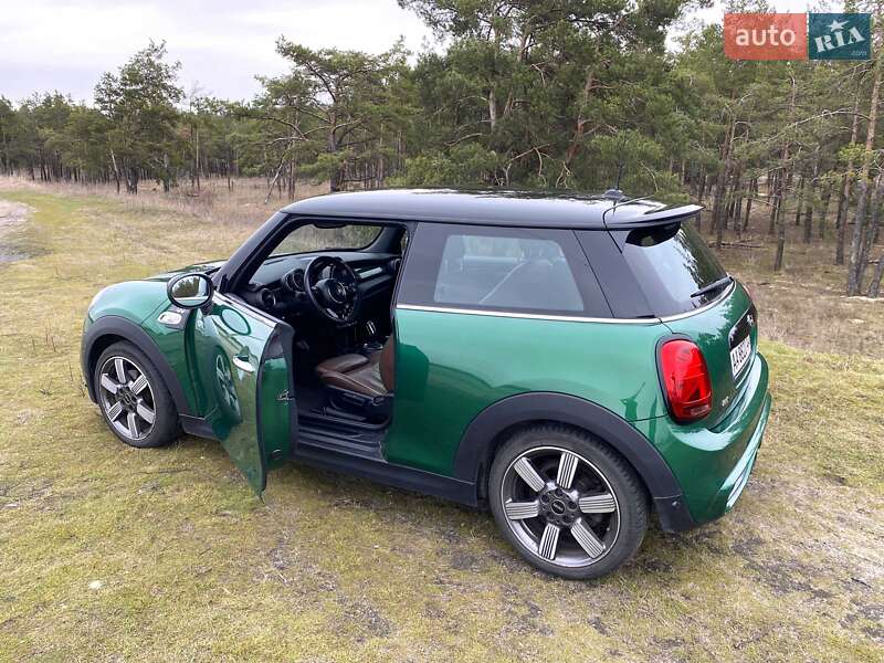Хэтчбек MINI Cooper 2019 в Киеве