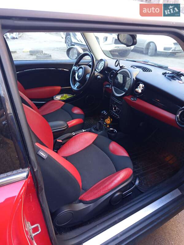 Хэтчбек MINI Cooper 2010 в Запорожье