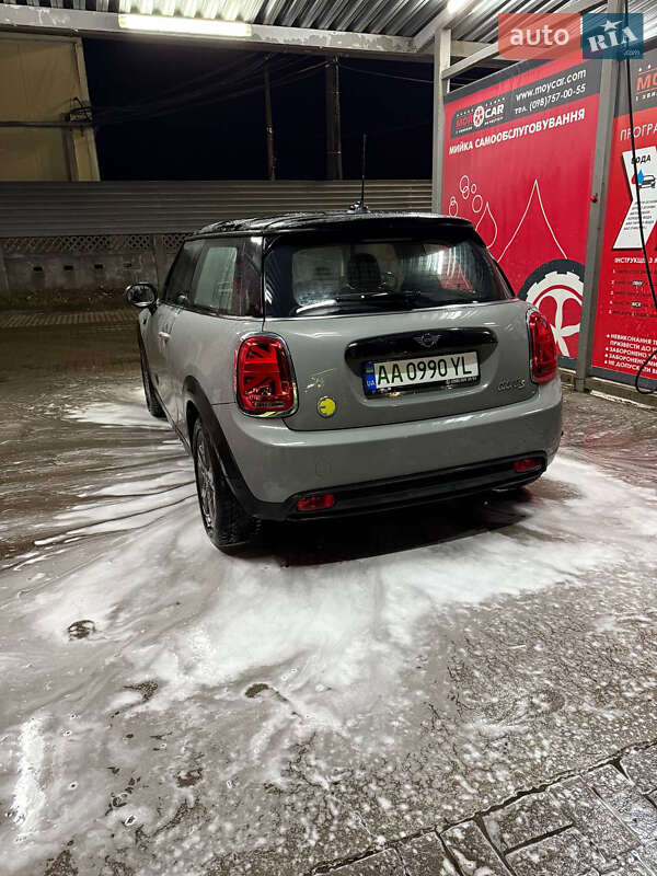 Хэтчбек MINI Cooper 2022 в Киеве