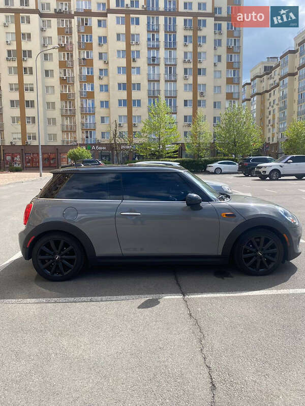 Хэтчбек MINI Cooper 2015 в Петропавловской Борщаговке
