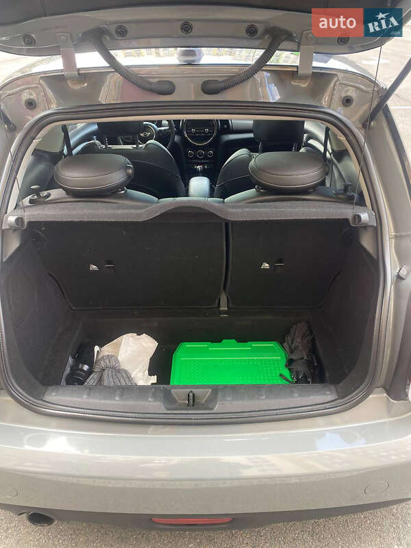 Хэтчбек MINI Cooper 2015 в Петропавловской Борщаговке