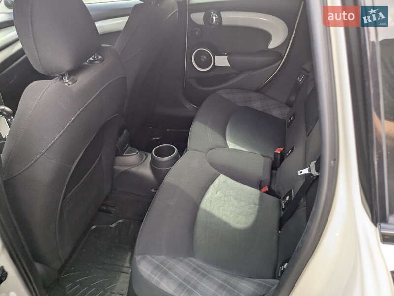 Хэтчбек MINI Cooper 2015 в Киеве