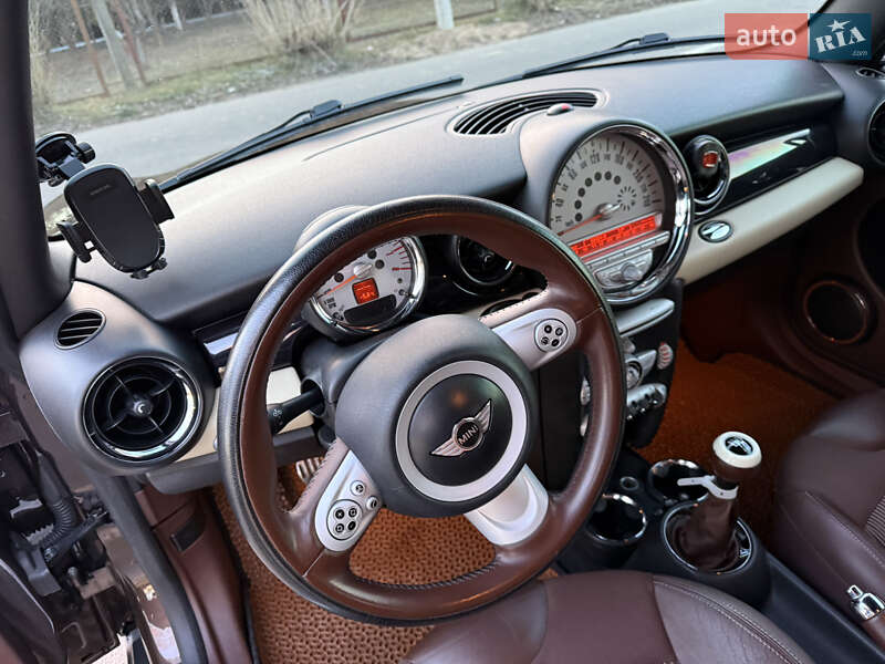 Хэтчбек MINI Cooper 2008 в Ладыжине