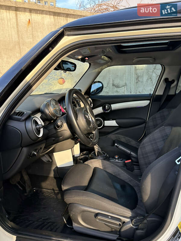Хэтчбек MINI Cooper 2015 в Киеве