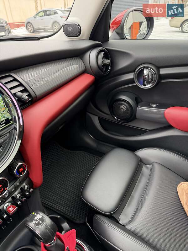 Хэтчбек MINI Cooper 2016 в Днепре