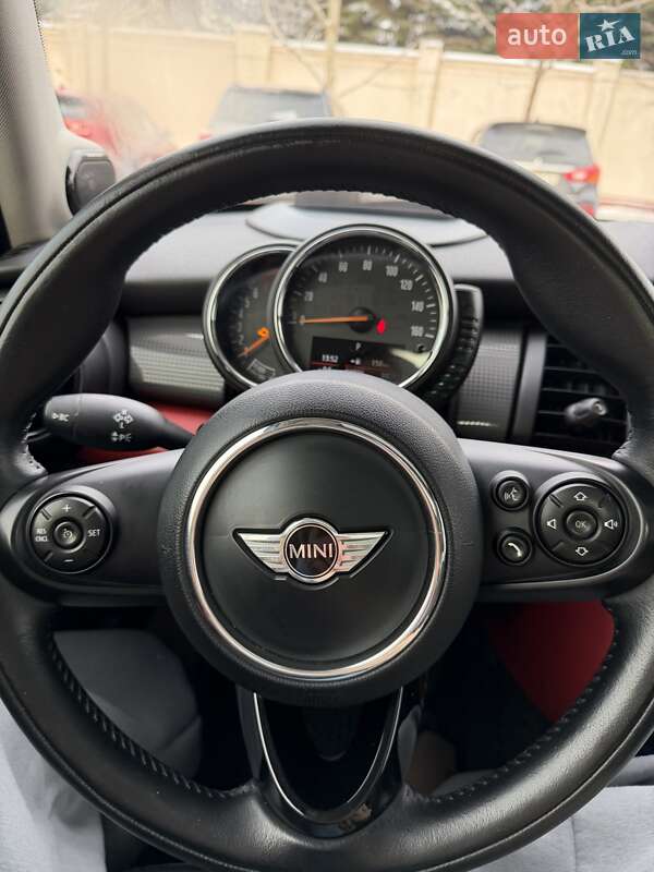 Хэтчбек MINI Cooper 2016 в Днепре