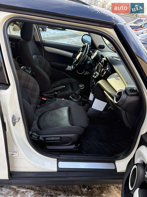 Хэтчбек MINI Cooper 2015 в Киеве
