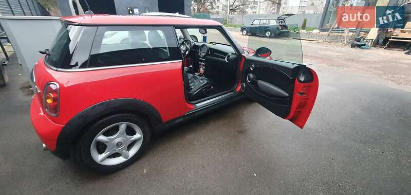 Хэтчбек MINI Cooper 2010 в Житомире