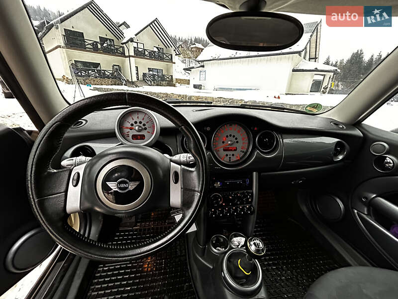 Хетчбек MINI Cooper 2004 в Поляниці