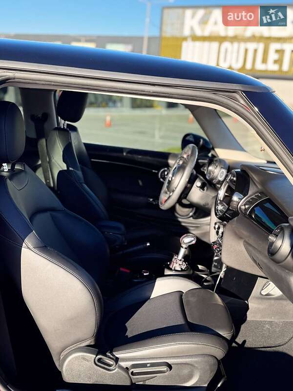 Хэтчбек MINI Cooper 2019 в Киеве фото 15 Хэтчбек MINI Cooper 2019 в Киеве