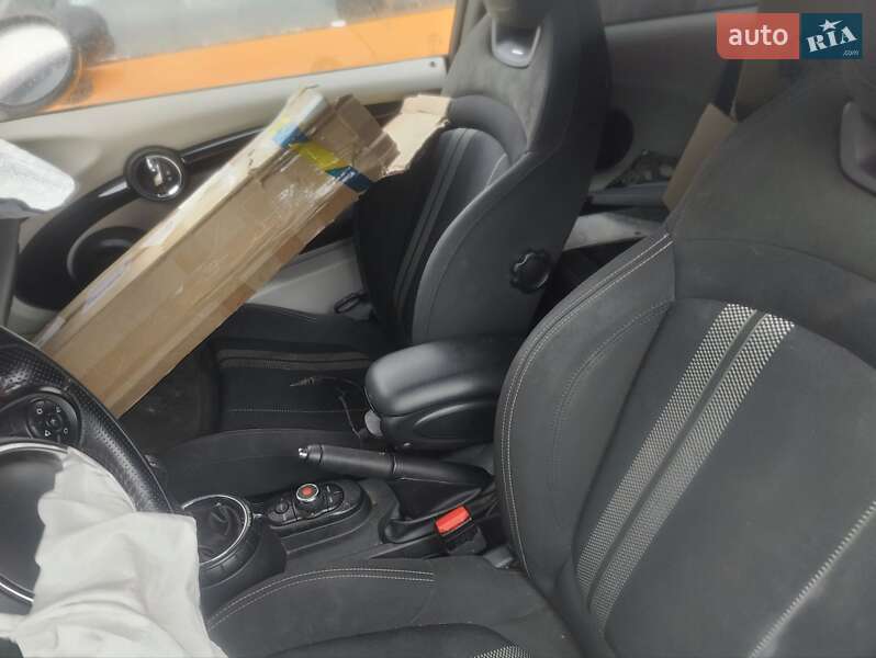 Хэтчбек MINI Cooper 2016 в Киеве