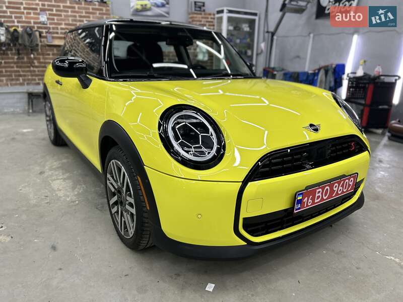 Хэтчбек MINI Cooper 2024 в Львове