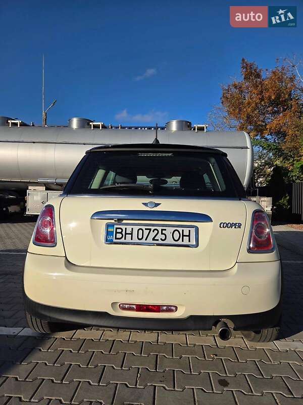 Хэтчбек MINI Cooper 2013 в Одессе