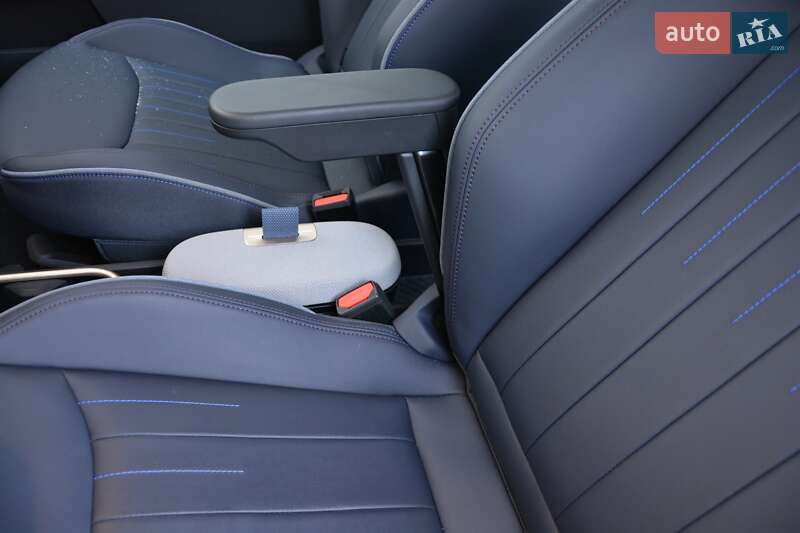 Хэтчбек MINI Cooper 2024 в Киеве