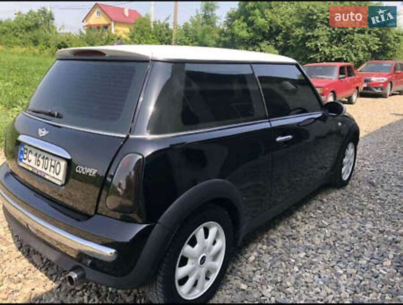 Хетчбек MINI Cooper 2001 в Чернівцях