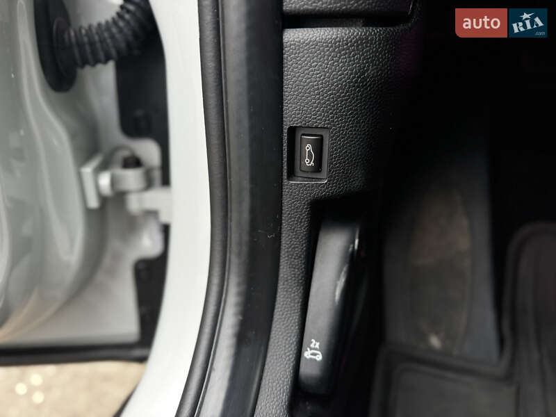 Хэтчбек MINI Cooper 2015 в Житомире