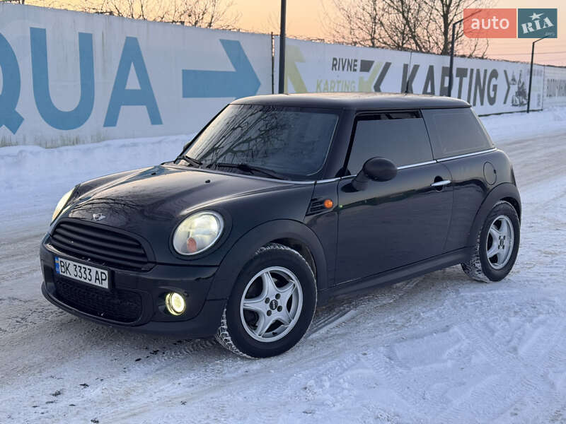 Хэтчбек MINI Cooper 2011 в Ровно