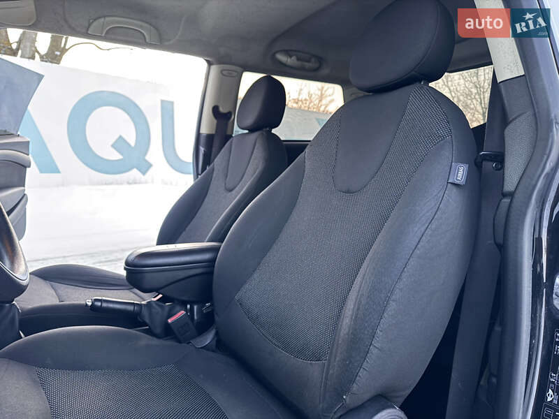 Хэтчбек MINI Cooper 2011 в Ровно