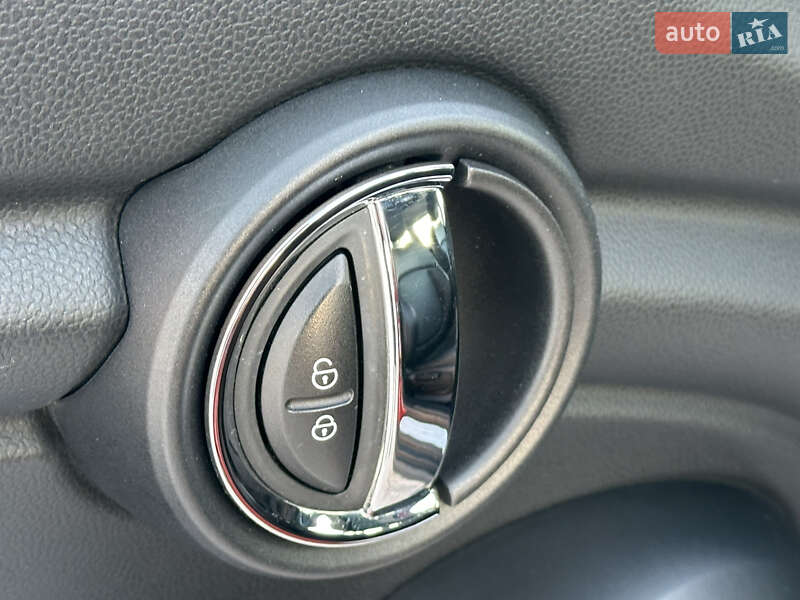 Хетчбек MINI Cooper 2017 в Києві