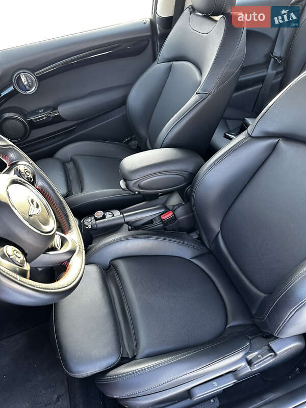 Хетчбек MINI Cooper 2020 в Ужгороді