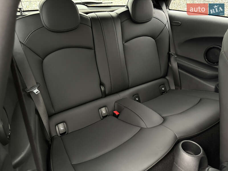 Хэтчбек MINI Cooper 2022 в Ужгороде