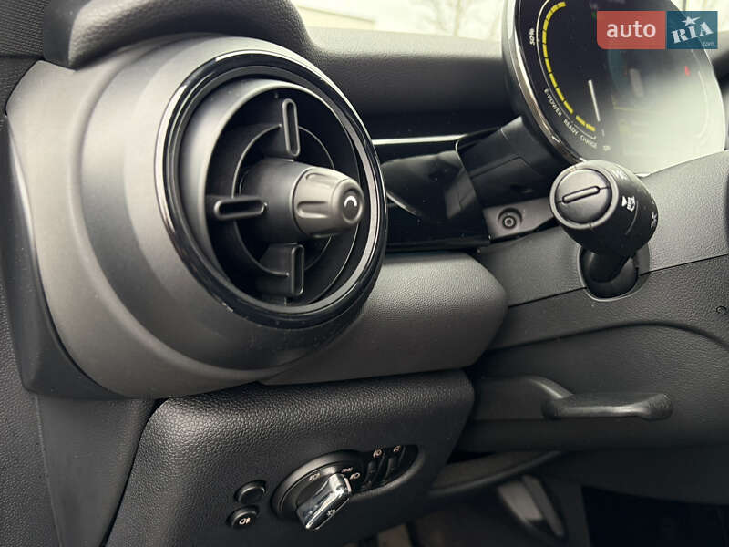 Хэтчбек MINI Cooper 2022 в Ужгороде