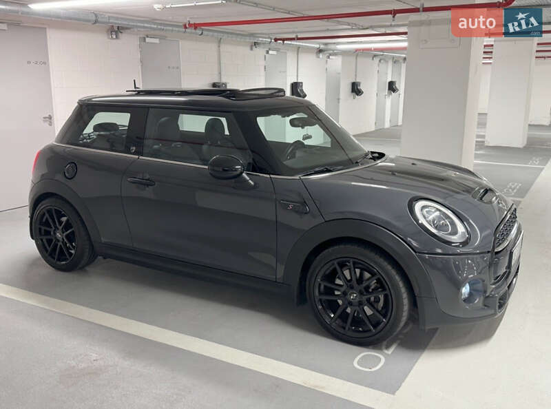 Хэтчбек MINI Cooper 2016 в Киеве