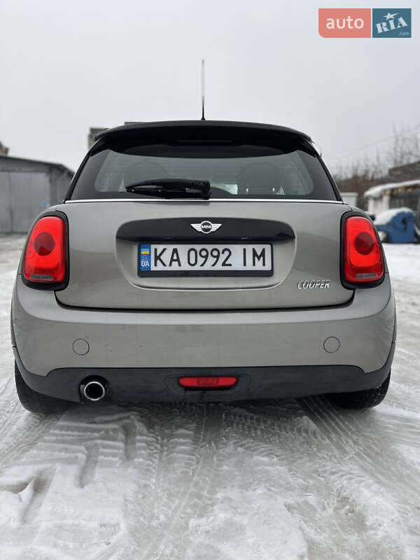 Хэтчбек MINI Cooper 2016 в Киеве