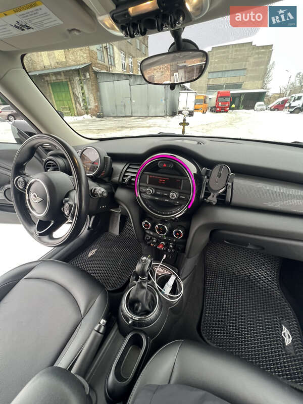 Хэтчбек MINI Cooper 2016 в Киеве