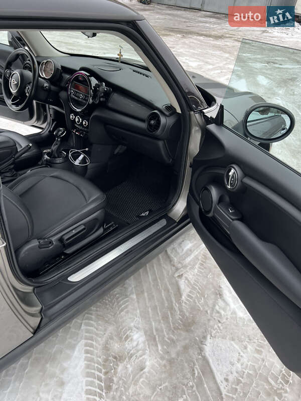 Хэтчбек MINI Cooper 2016 в Киеве