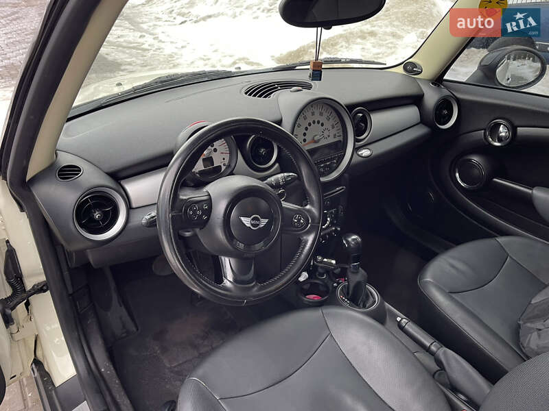 Хэтчбек MINI Cooper 2011 в Ровно фото 15 Хэтчбек MINI Cooper 2011 в Ровно