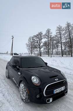 Хэтчбек MINI Cooper 2016 в Овруче