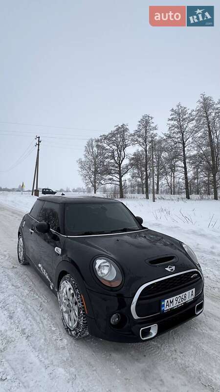 Хэтчбек MINI Cooper 2016 в Овруче